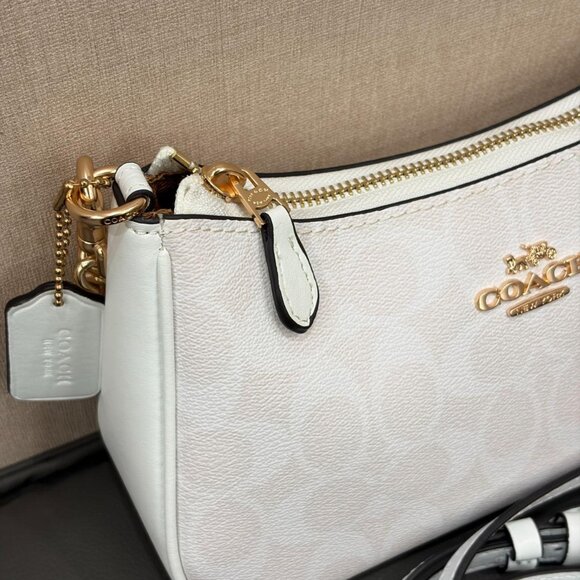 Coach Ivory Shoulder Bag with Gold Accents Fashion❤️🎉🎉🎉🎉 - Picture 3 of 5